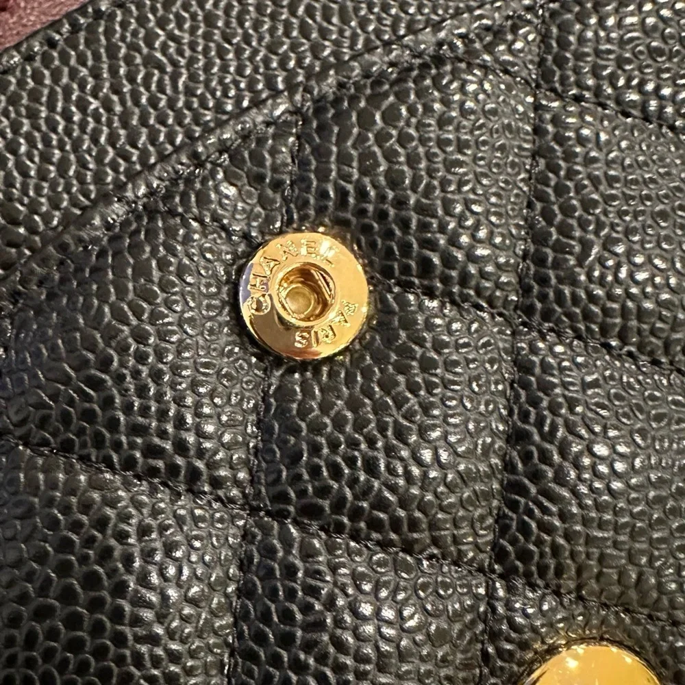 Classic Black Quilted Shoulder Bag with Gold Hardware - Picture 6 of 11